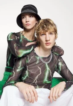 YOURTURN Unisex - Camiseta De Manga Larga -Black -Yourturn 11e4b75ba17e4d299ac77c4582f0454d