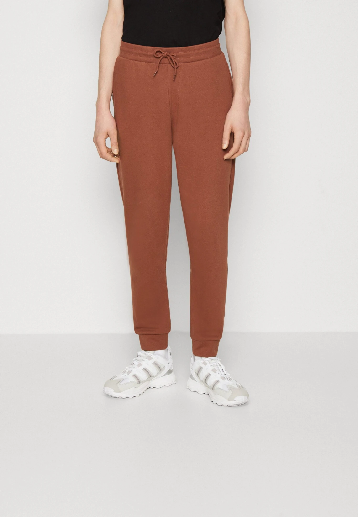 YOURTURN Unisex 2 Pack- Pantalones Deportivos - Brown/Off-White 2 YOURTURN Unisex 2 Pack- Pantalones Deportivos - Brown/Off-White - Imagen 2