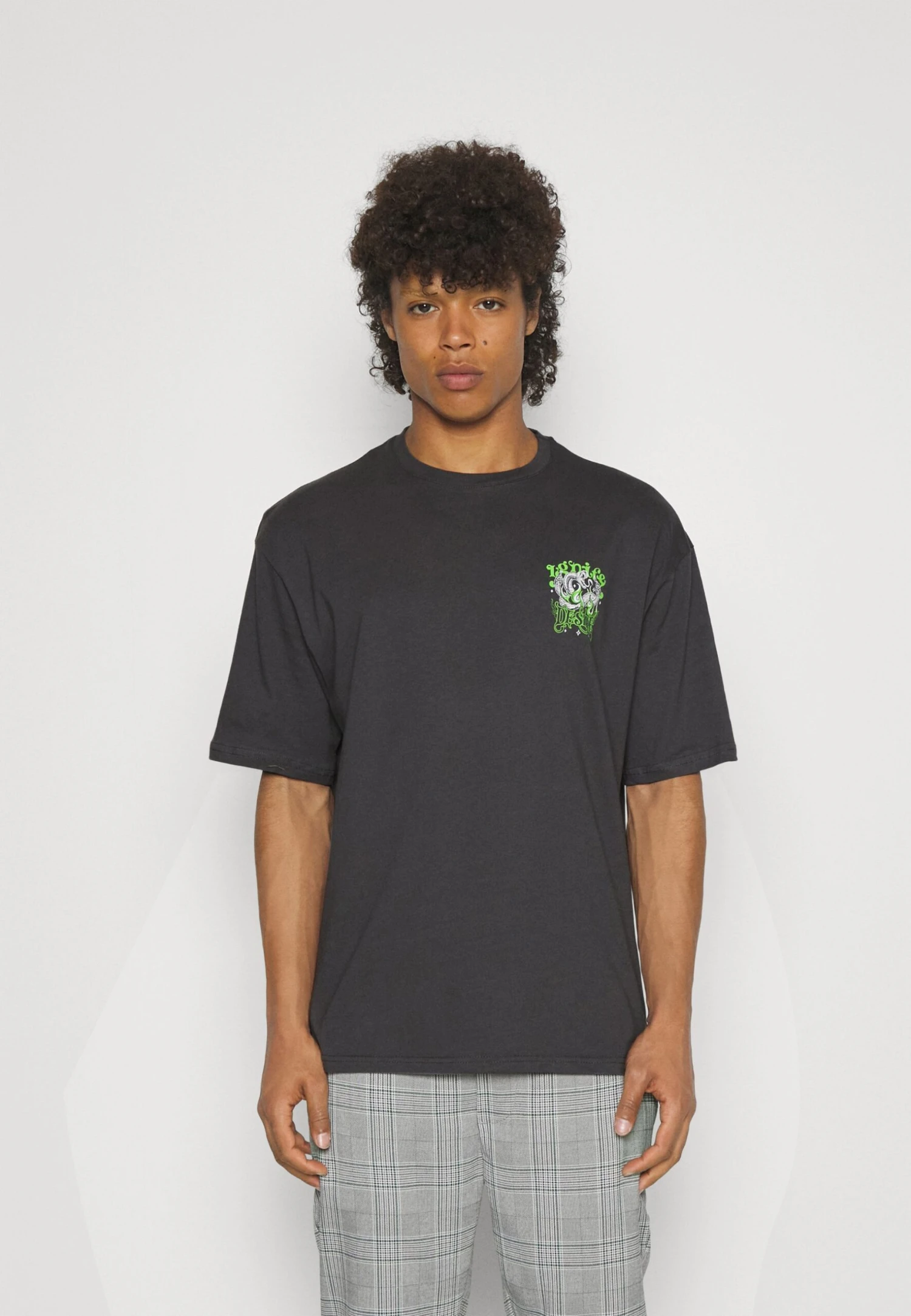 YOURTURN Snake Desire Tee Unisex - Camiseta Estampada - Dark Grey 1 YOURTURN Snake Desire Tee Unisex - Camiseta Estampada - Dark Grey