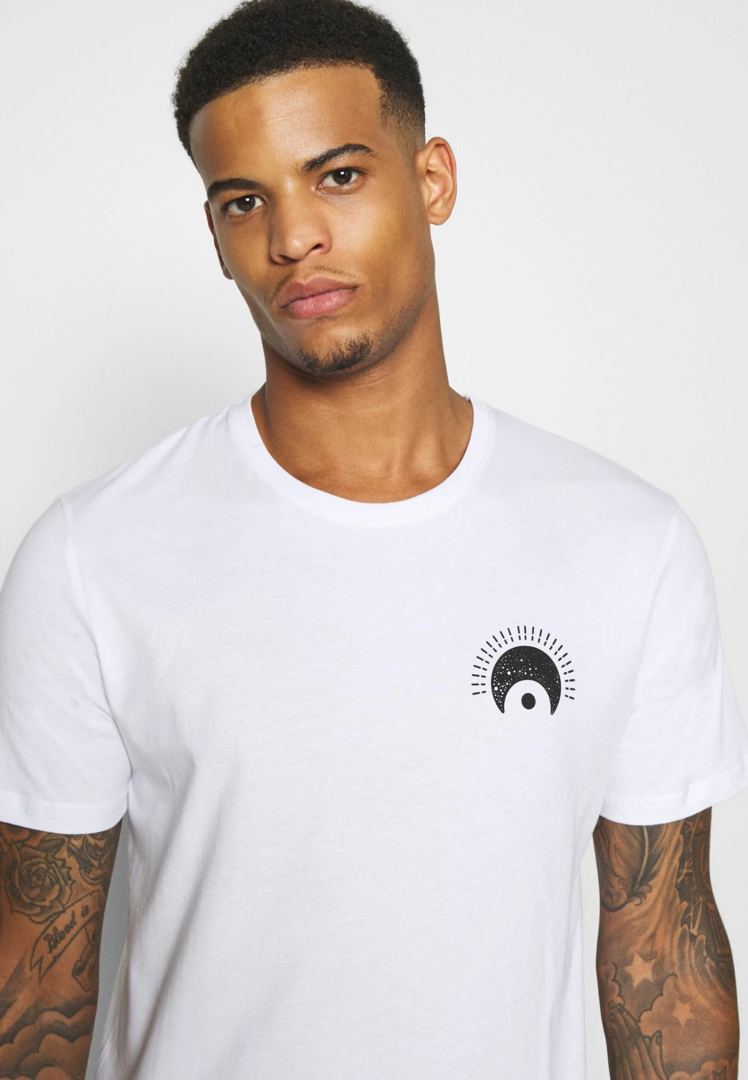 YOURTURN Eye Moon Tee Unisex - Camiseta Estampada - White 4 YOURTURN Eye Moon Tee Unisex - Camiseta Estampada - White - Imagen 4