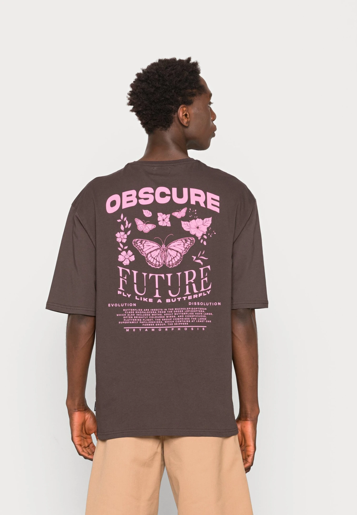 YOURTURN Nostalgia Future Tee Unisex - Camiseta Estampada - Brown 1 YOURTURN Nostalgia Future Tee Unisex - Camiseta Estampada - Brown