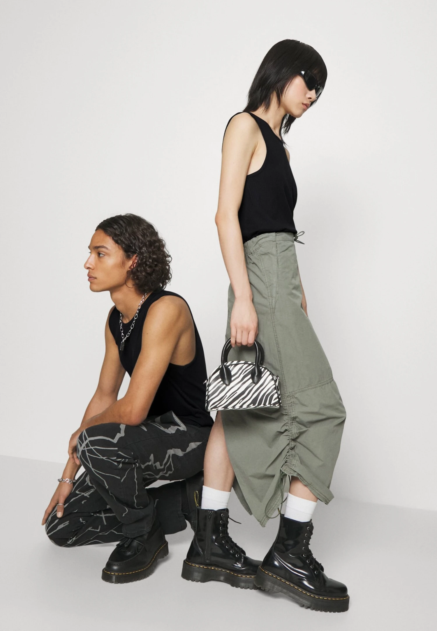 YOURTURN Slim Fit Ribbed Tank Unisex 2 Pack- Top - White/Black 2 YOURTURN Slim Fit Ribbed Tank Unisex 2 Pack- Top - White/Black - Imagen 2