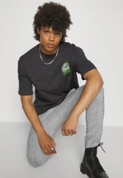 YOURTURN Snake Desire Tee Unisex - Camiseta Estampada - Dark Grey 10 YOURTURN Snake Desire Tee Unisex - Camiseta Estampada - Dark Grey -Yourturn 44b0ef6a79da4748873fd0fa23caf12a