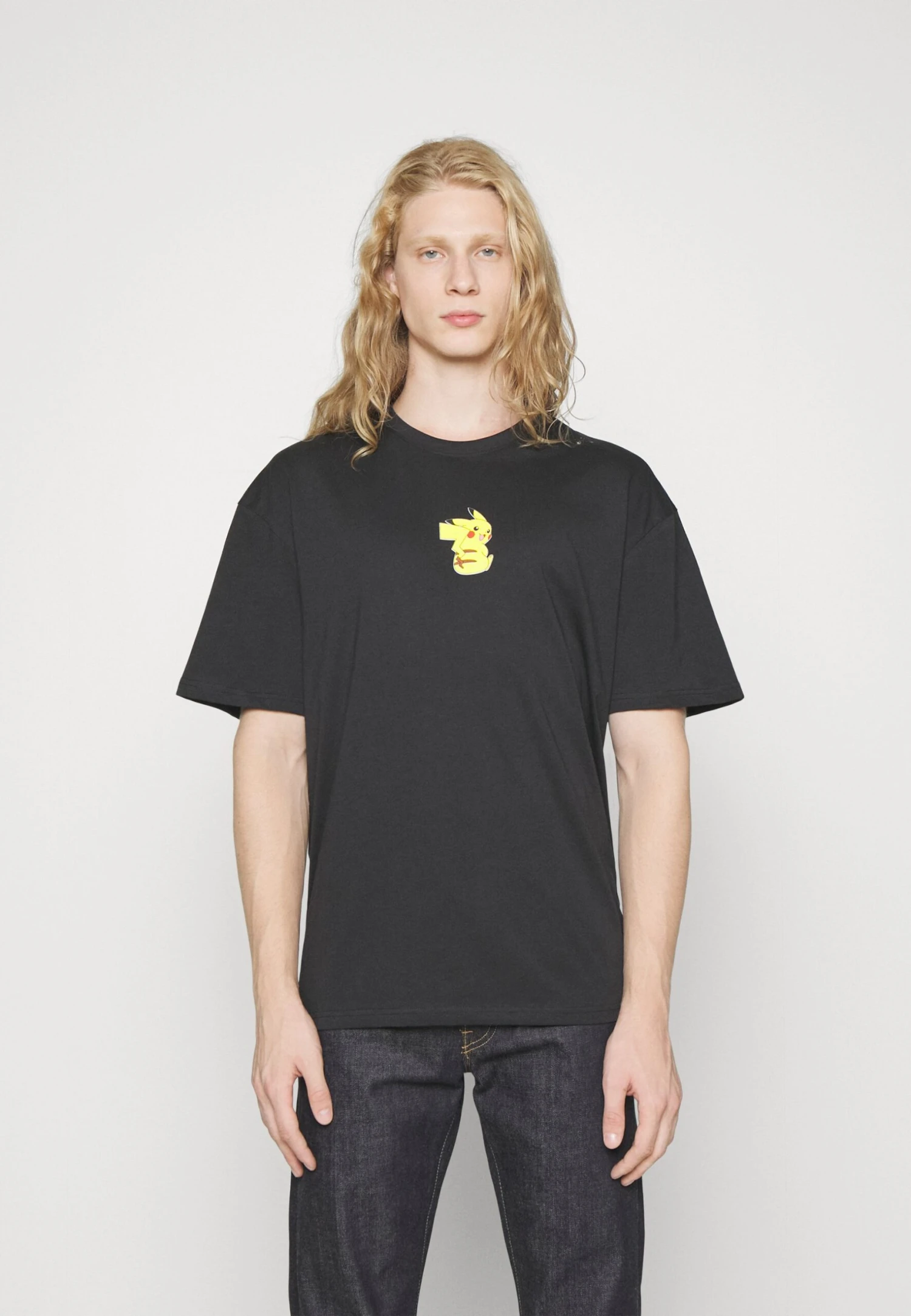 YOURTURN Pokemon Pikachu Unisex - Camiseta Estampada - Black 1 YOURTURN Pokemon Pikachu Unisex - Camiseta Estampada - Black