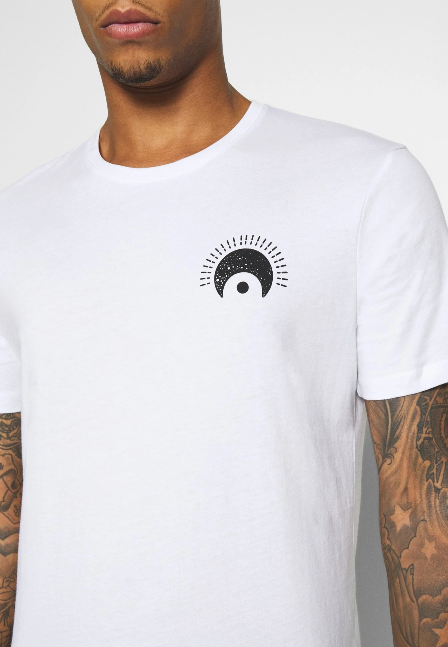 YOURTURN Eye Moon Tee Unisex - Camiseta Estampada - White 6 YOURTURN Eye Moon Tee Unisex - Camiseta Estampada - White - Imagen 6