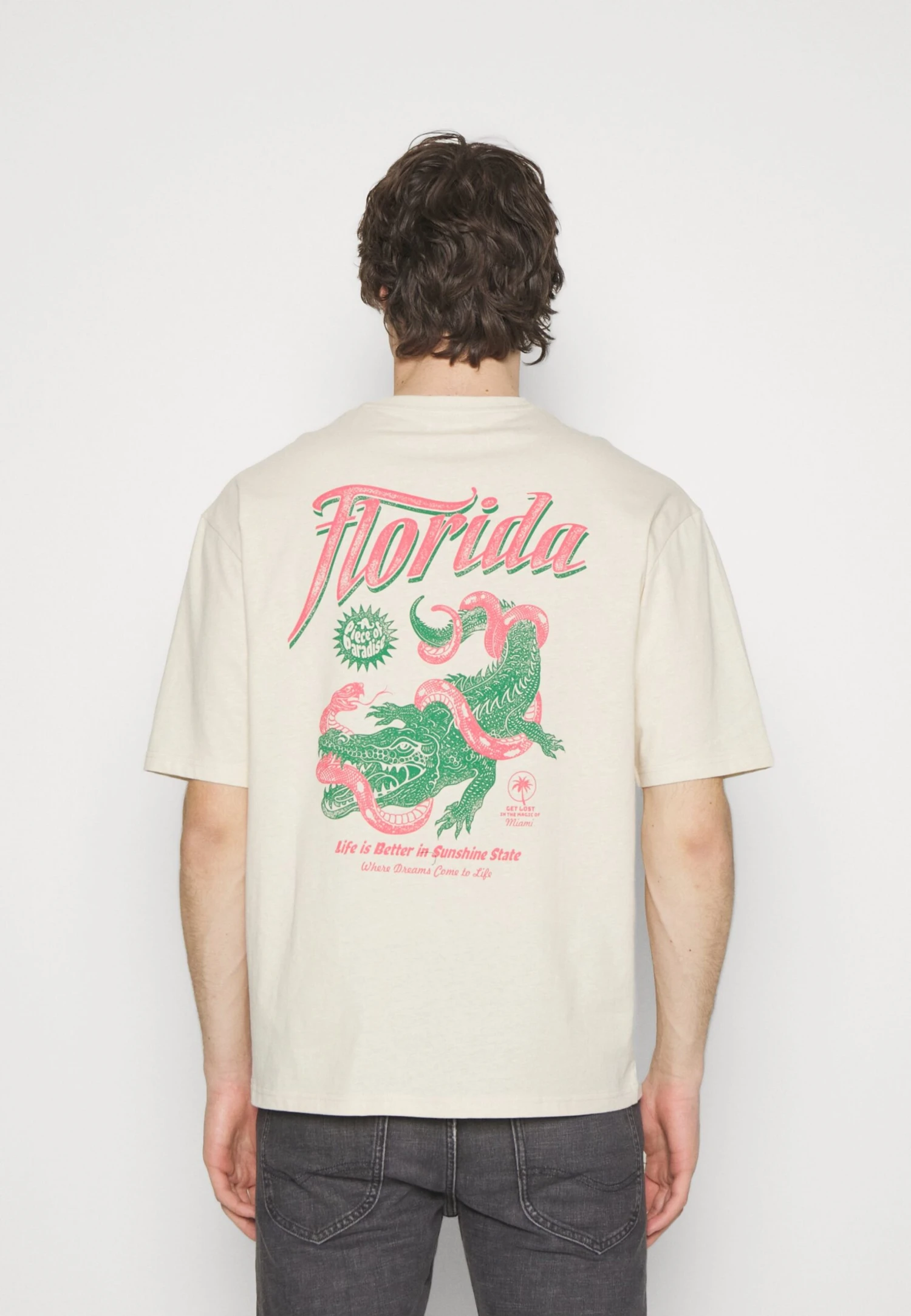 YOURTURN Crocodile Florida Graphic Tee Unisex- Camiseta Estampada - Beige 1 YOURTURN Crocodile Florida Graphic Tee Unisex- Camiseta Estampada - Beige