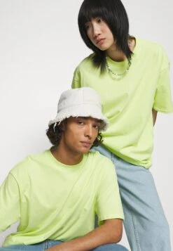 YOURTURN Unisex - Camiseta Estampada - Light Yellow -Yourturn 557fd8a973994ba18995adc81bf40dfc