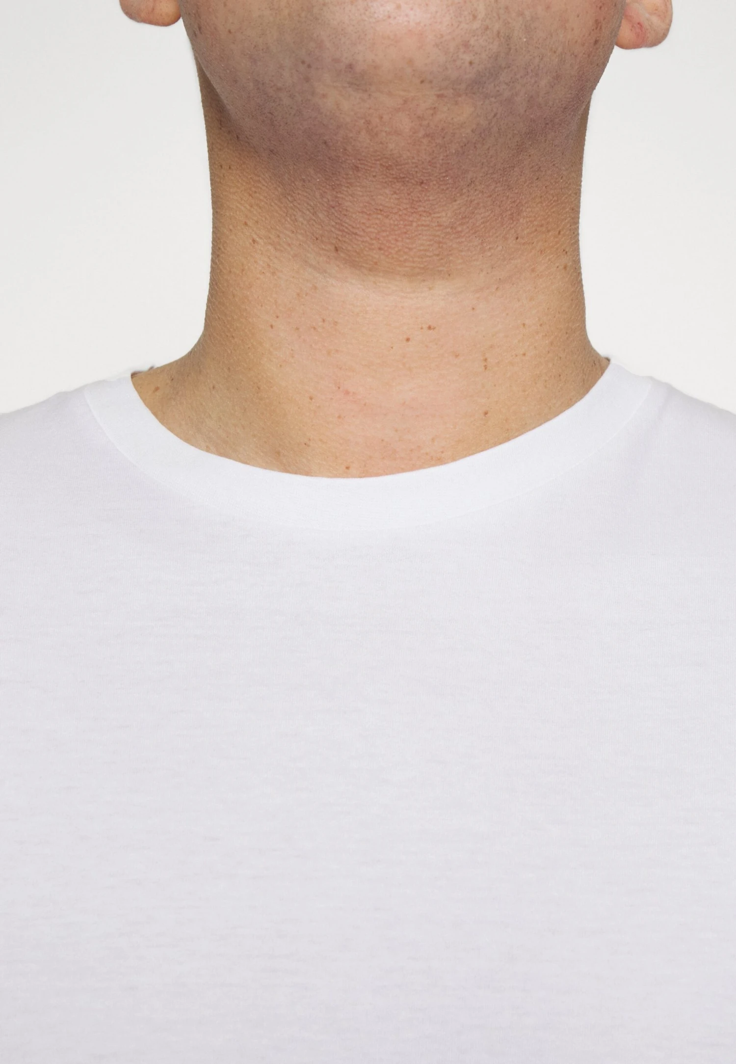 YOURTURN Unisex 3 Pack- Camiseta Básica - White/Lilac/Black 13 YOURTURN Unisex 3 Pack- Camiseta Básica - White/Lilac/Black - Imagen 13