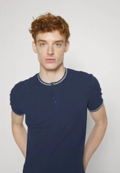 YOURTURN Unisex - Camiseta Básica - Dark Blue -Yourturn 6cd288a29dea4a3faf52bf76cc63082a