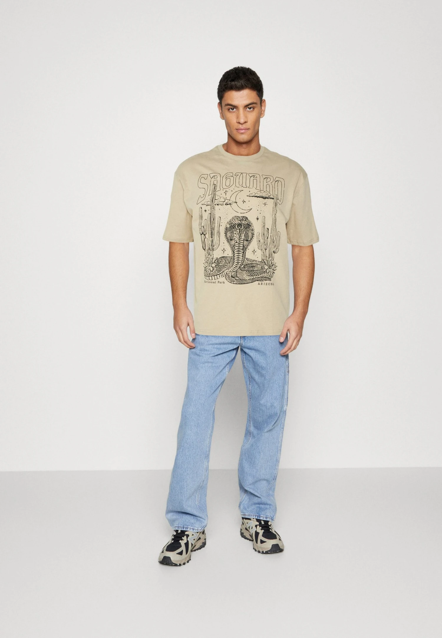 YOURTURN Unisex - Camiseta Estampada - Tan 2 YOURTURN Unisex - Camiseta Estampada - Tan - Imagen 2