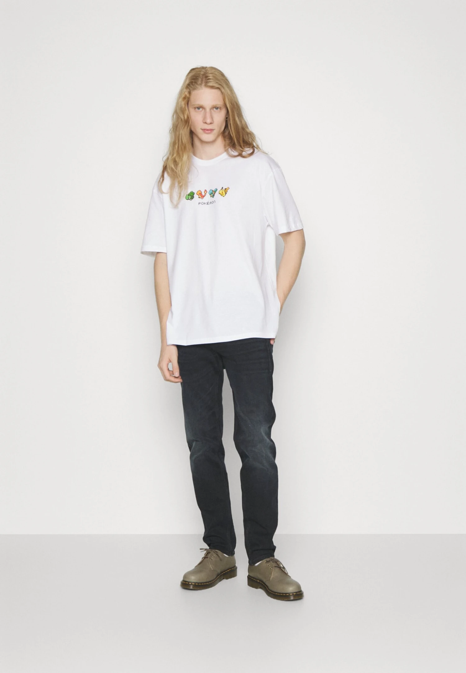 YOURTURN Pokemon Pikachu Unisex - Camiseta Estampada - White 2 YOURTURN Pokemon Pikachu Unisex - Camiseta Estampada - White - Imagen 2