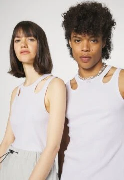 YOURTURN Unisex - Top - White 9 YOURTURN Unisex - Top - White -Yourturn 8ff9e4be9ad0402da2b149f952dd547f