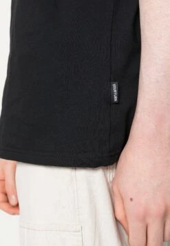 YOURTURN Graphic T-Shirt Beyond Unisex - Camiseta Estampada - Black 9 YOURTURN Graphic T-Shirt Beyond Unisex - Camiseta Estampada - Black -Yourturn 914acf9eb0cf4c74baa0b6ba0726356c