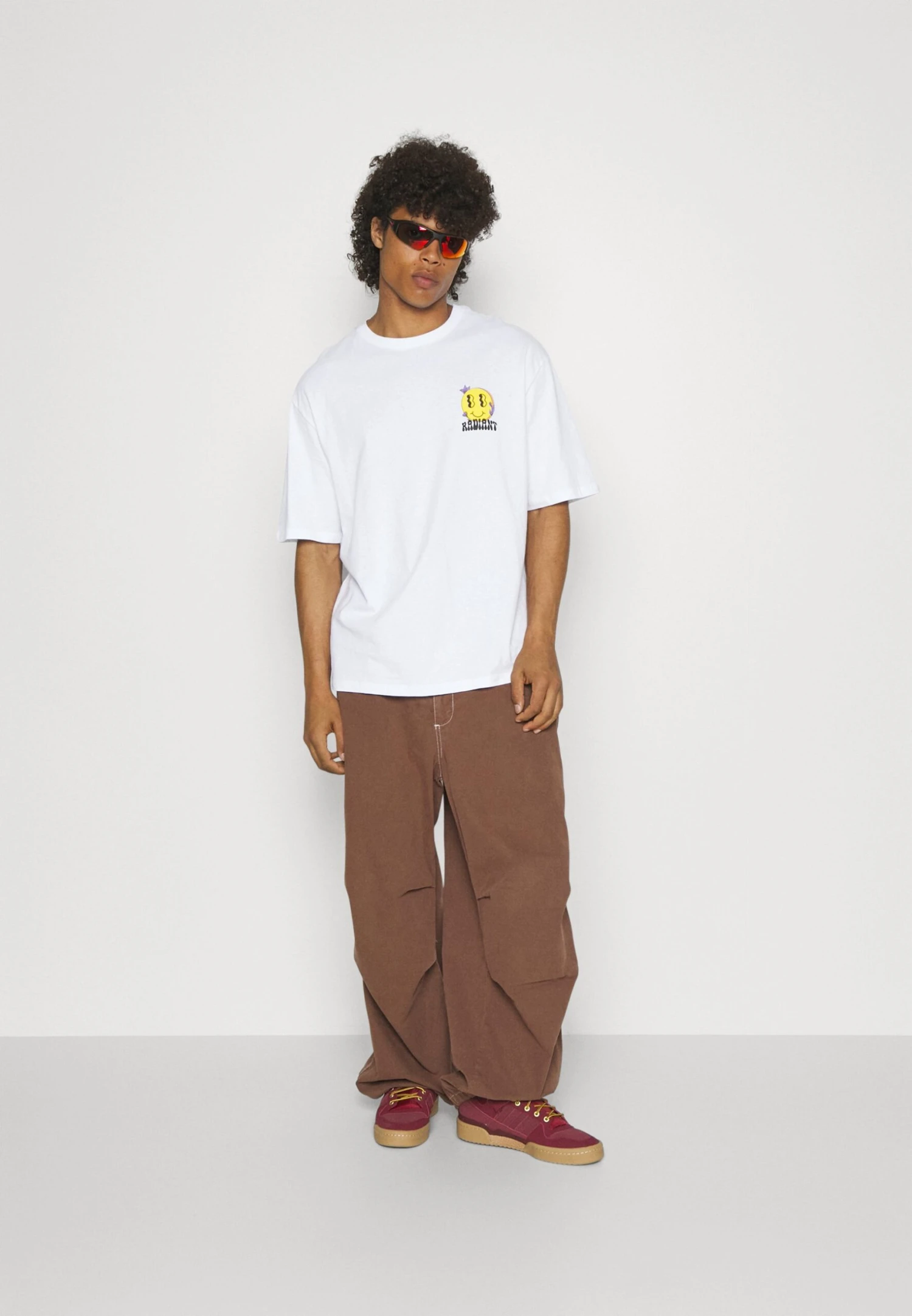 YOURTURN Unisex - Camiseta Estampada - White 2 YOURTURN Unisex - Camiseta Estampada - White - Imagen 2