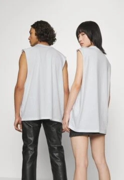 YOURTURN Unisex 2 Pack - Top - White, Black 11 YOURTURN Unisex 2 Pack - Top - White, Black -Yourturn adf66e2d7d094e35b79b1f4f472e6fee