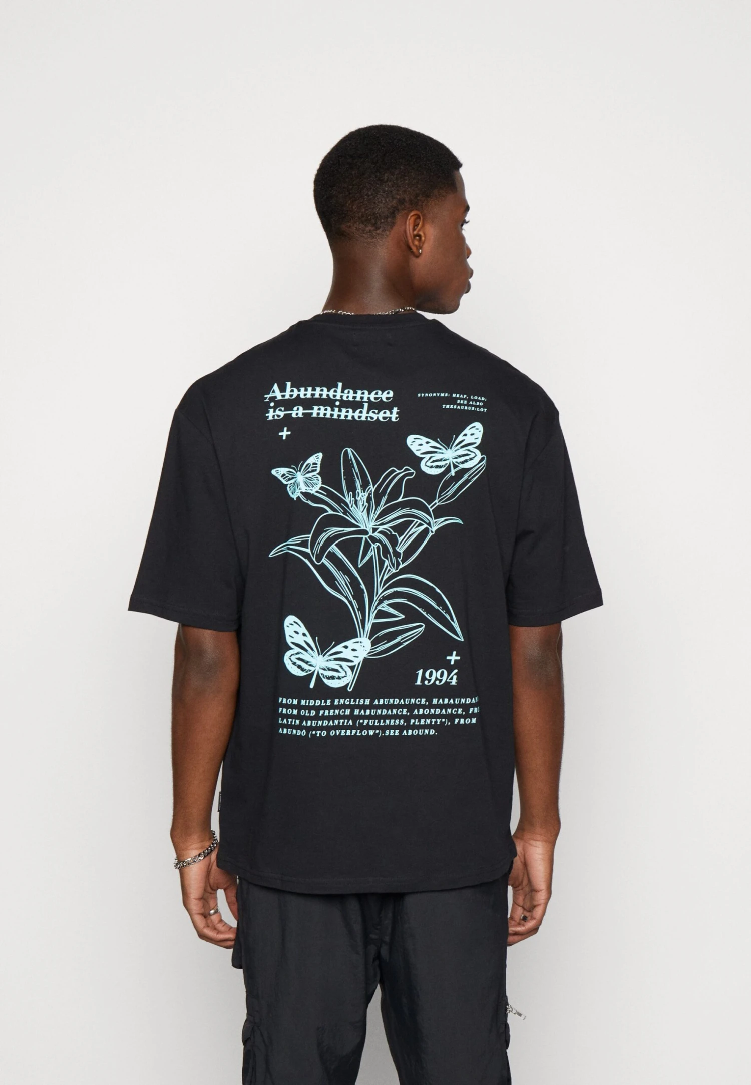 YOURTURN Chest Tee Unisex - Camiseta Estampada - 802 - Black 3 YOURTURN Chest Tee Unisex - Camiseta Estampada - 802 - Black - Imagen 3