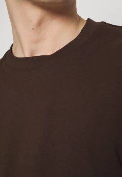 YOURTURN Unisex - Camiseta Estampada - Brown -Yourturn b97d527aa752432784274c51ca889ff3