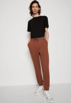 YOURTURN Unisex 2 Pack- Pantalones Deportivos - Brown/Off-White 11 YOURTURN Unisex 2 Pack- Pantalones Deportivos - Brown/Off-White -Yourturn ba3da3ef225f481282590ce220fcc42c