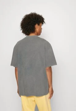 YOURTURN Nevada Wash Graphic Tee Washed - Camiseta Estampada - Charcoal -Yourturn bf0555704f834b22b22a793b58cb821f