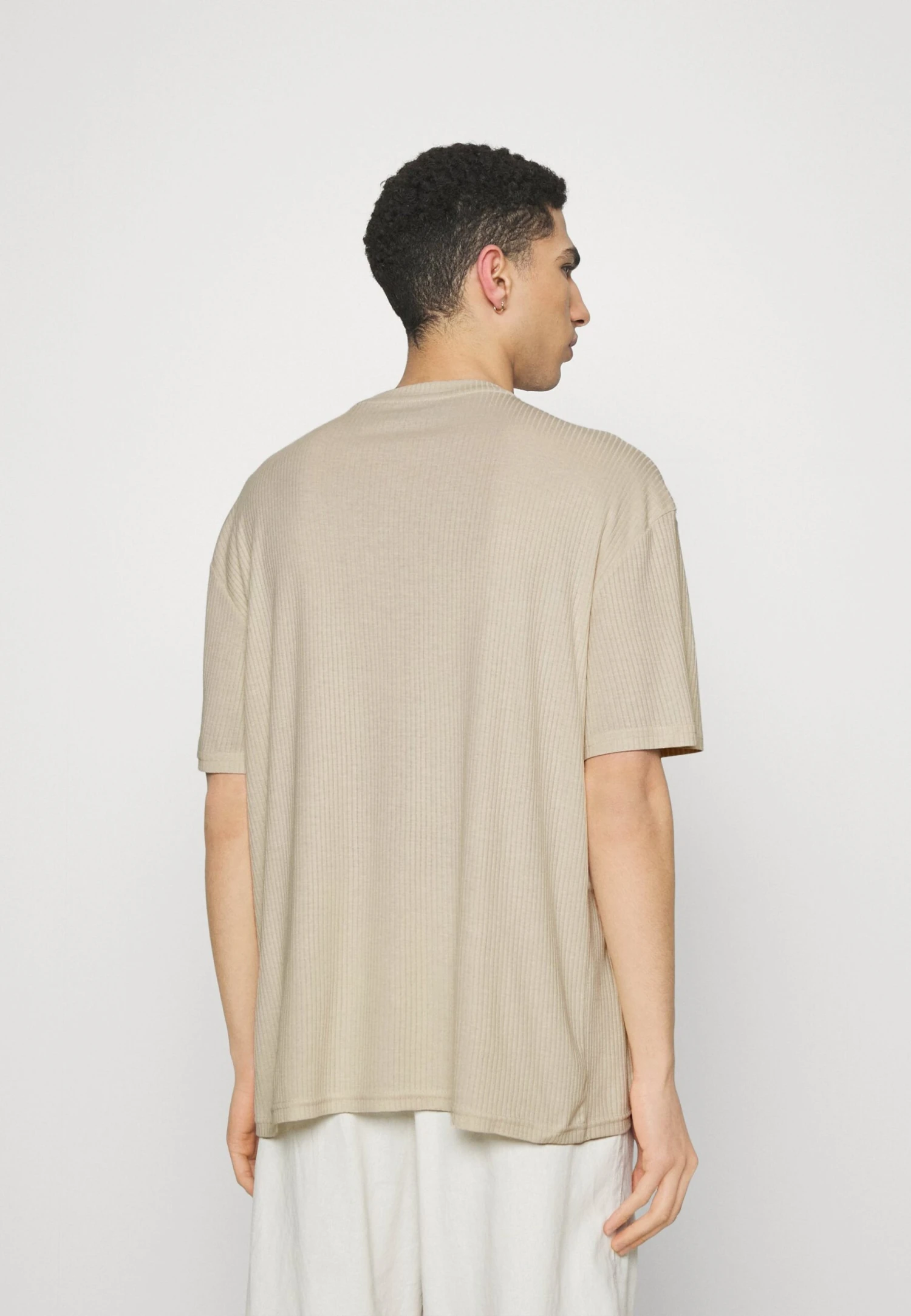 YOURTURN Unisex 2 Pack - Camiseta Básica - Offwhite/Light Green 3 YOURTURN Unisex 2 Pack - Camiseta Básica - Offwhite/Light Green - Imagen 3