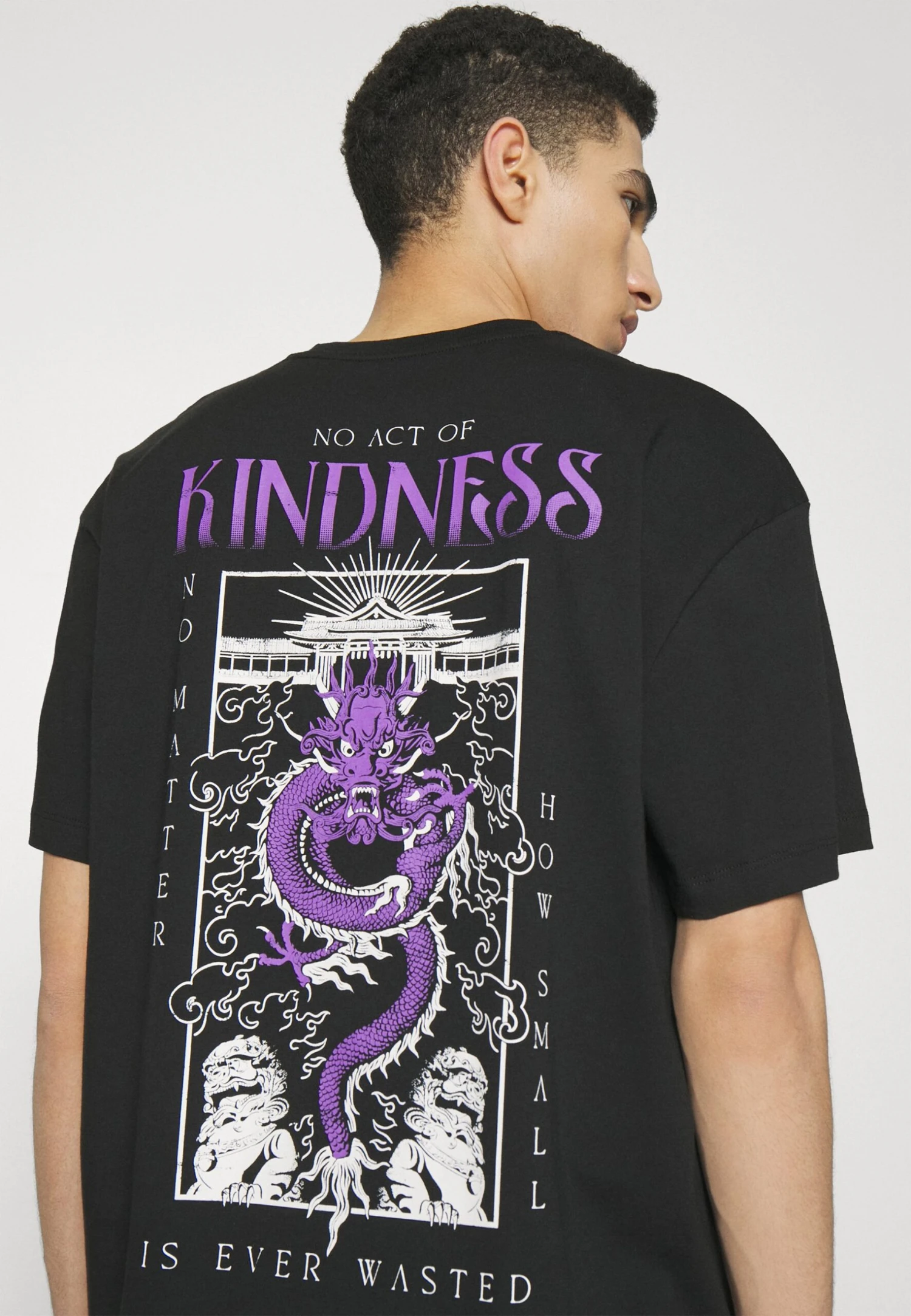 YOURTURN Dragon Graphic TeeUnisex - Camiseta Estampada - Black 4 YOURTURN Dragon Graphic TeeUnisex - Camiseta Estampada - Black - Imagen 4