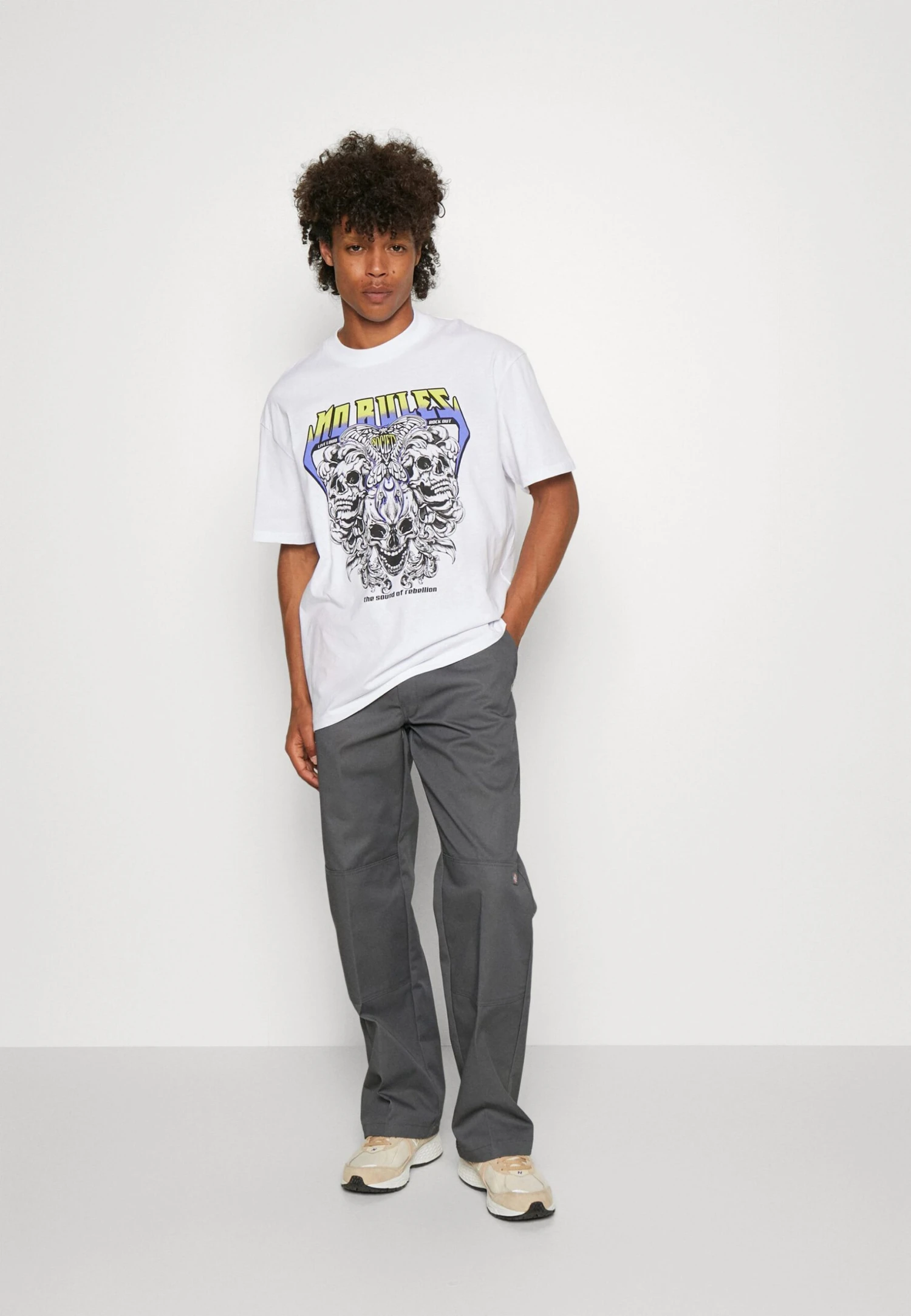 YOURTURN Rule Skull Graphic Tee Unisex - Camiseta Estampada - White 2 YOURTURN Rule Skull Graphic Tee Unisex - Camiseta Estampada - White - Imagen 2