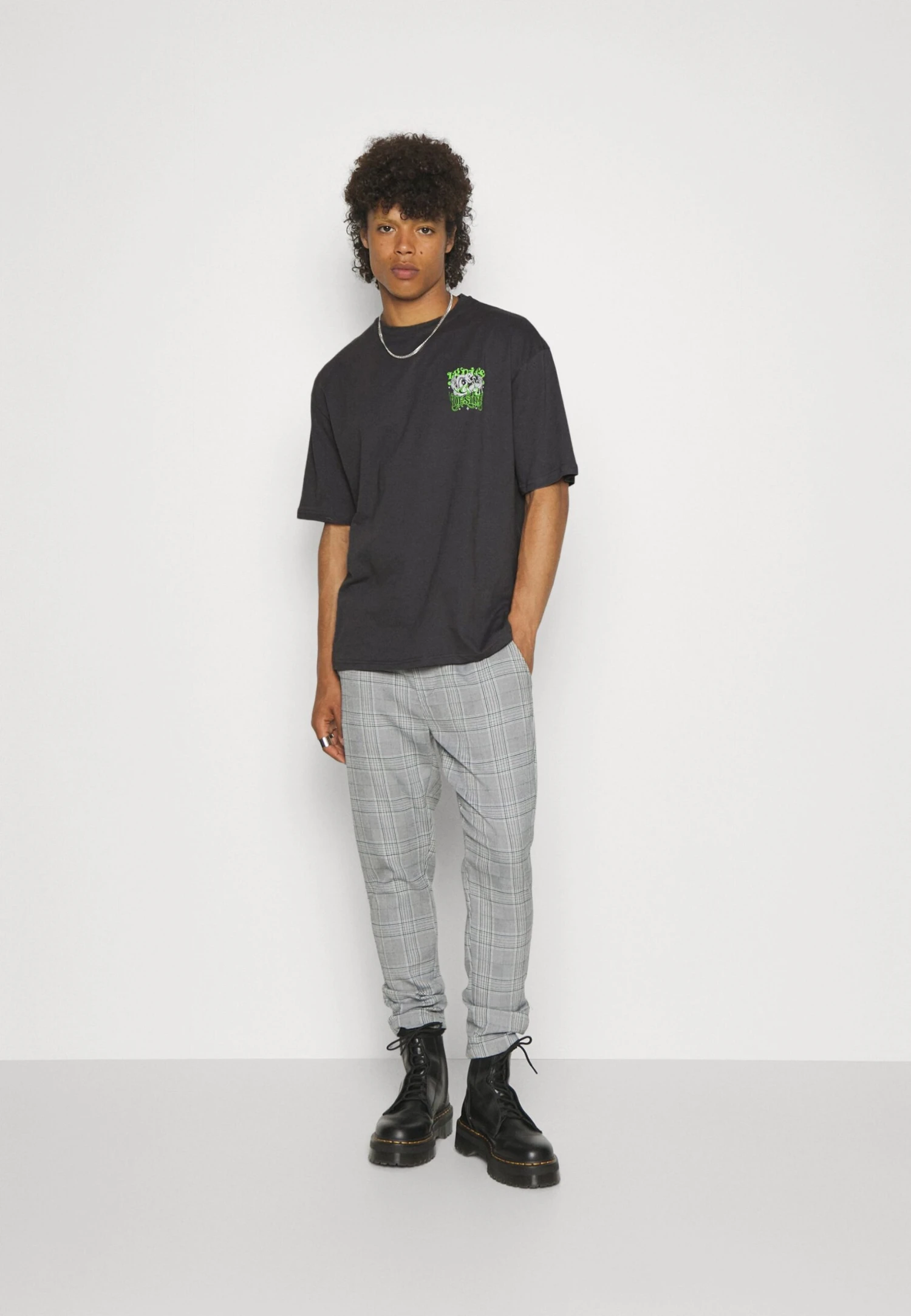 YOURTURN Snake Desire Tee Unisex - Camiseta Estampada - Dark Grey 2 YOURTURN Snake Desire Tee Unisex - Camiseta Estampada - Dark Grey - Imagen 2