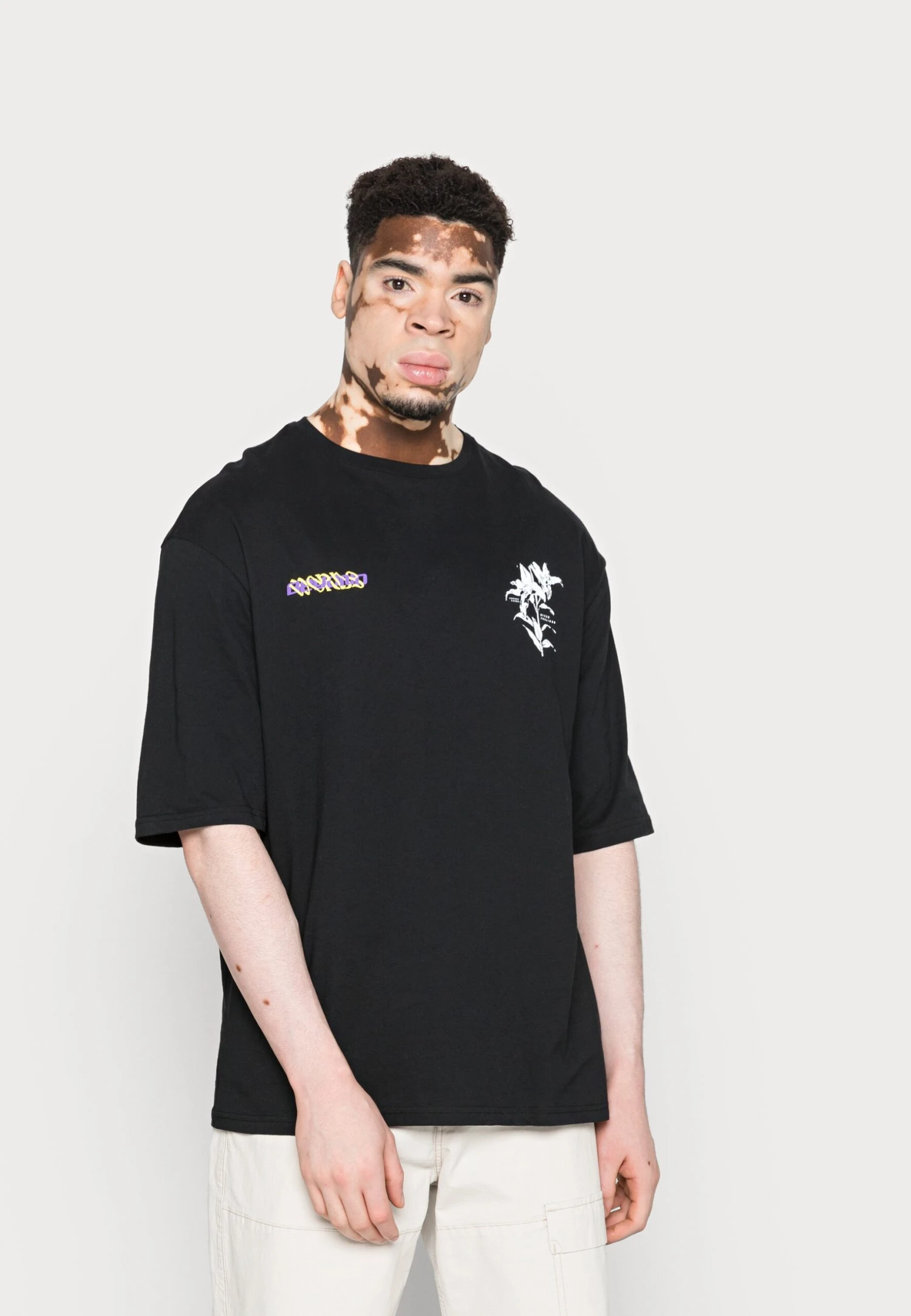 YOURTURN Graphic T-Shirt Beyond Unisex - Camiseta Estampada - Black 3 YOURTURN Graphic T-Shirt Beyond Unisex - Camiseta Estampada - Black - Imagen 3