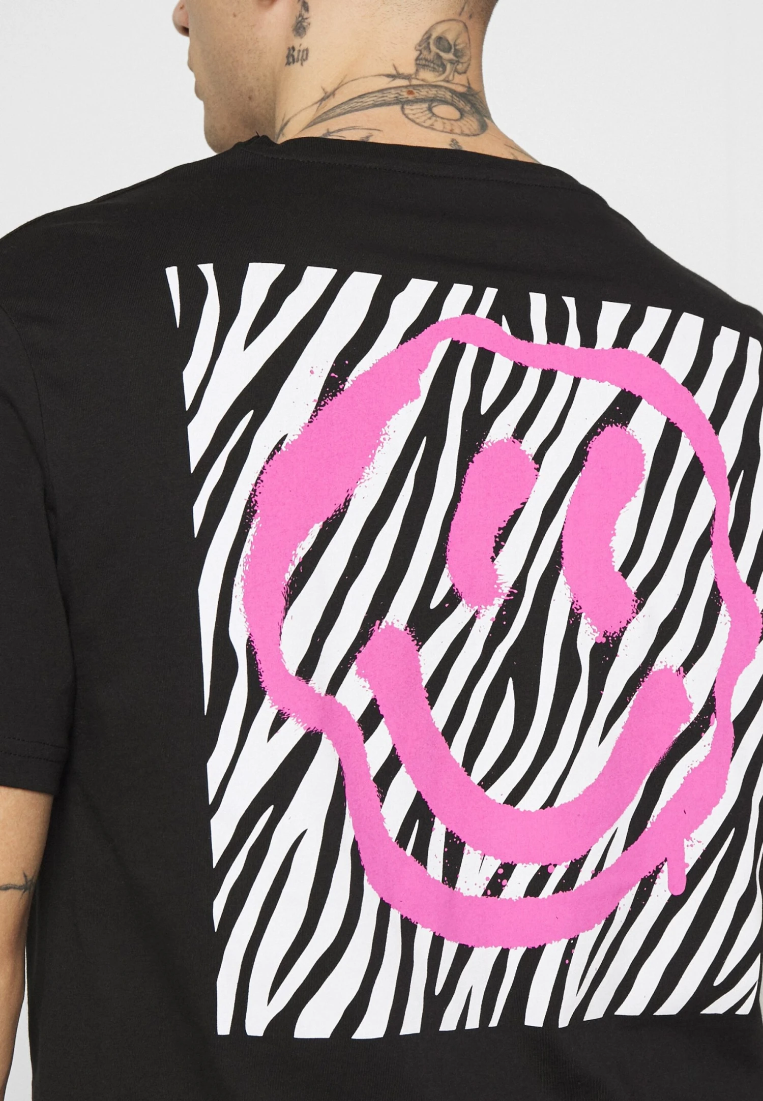 YOURTURN Camiseta Estampada - Black 6 YOURTURN Camiseta Estampada - Black - Imagen 6